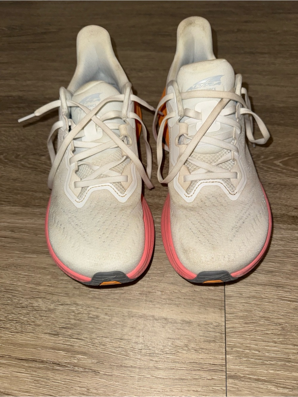 Women’s Altra Experience Flow running shoes - Picture 2 of 5